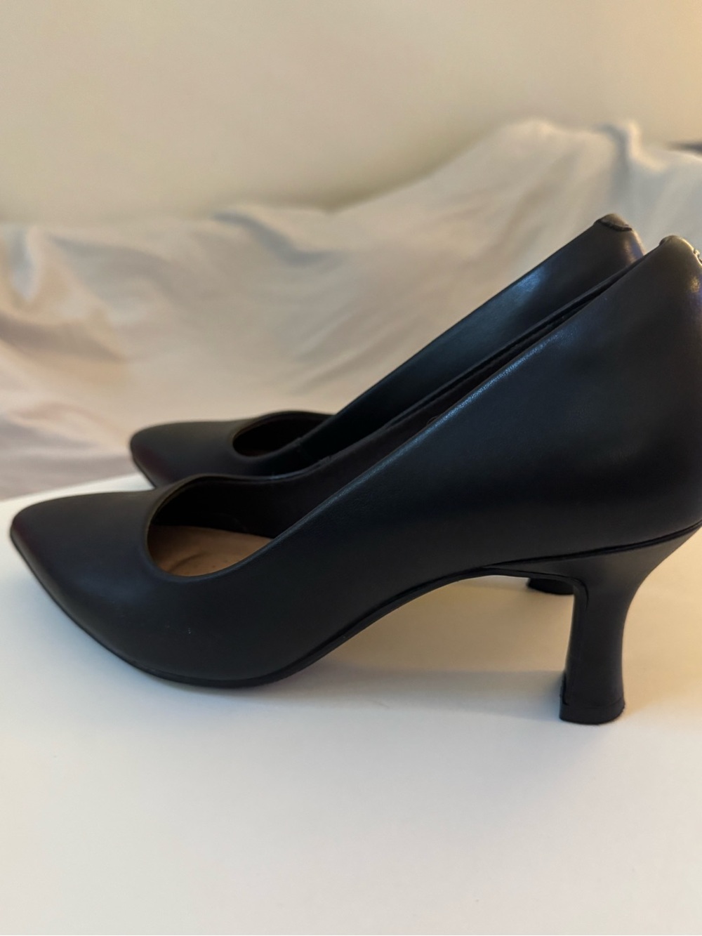 WORN ONCE! Clarks "Kataleyna Gem" Women's Black Pointed-Toe Mid Heel Pumps - Picture 3 of 7